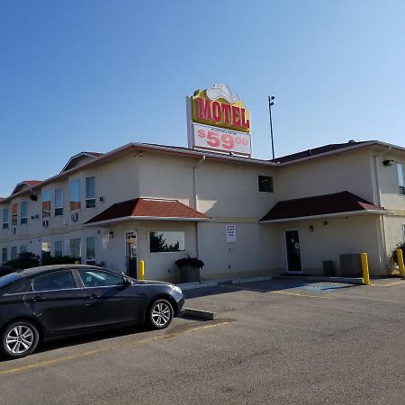 Western Budget Motel West Red Deer Bagian luar foto