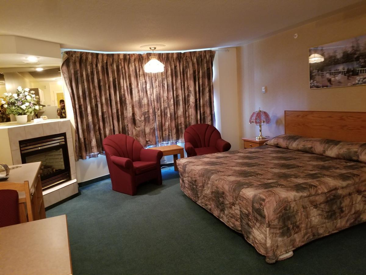 Western Budget Motel West Red Deer Bagian luar foto