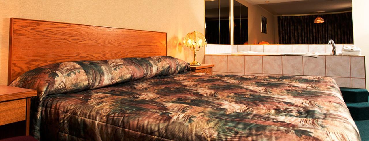 Western Budget Motel West Red Deer Bagian luar foto